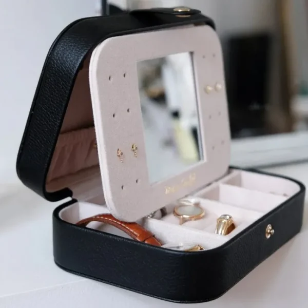 Boîte à Bijoux de Voyage Brigitte Cuir Noir, Maison Scarlett
