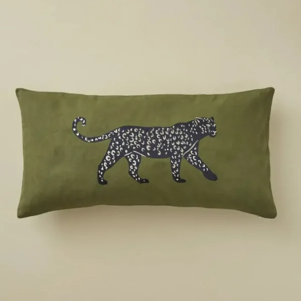 Coussin brodé Léo Kaki, Sylvie Thiriez