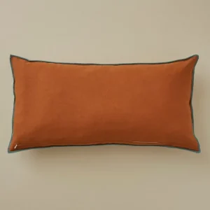 Coussin brodé Passe-montagne Caramel, Sylvie Thiriez