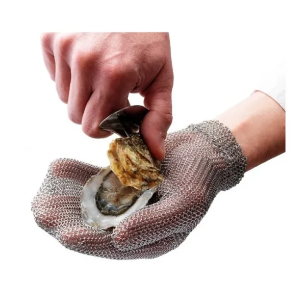 Moufle en cotte de maille, Novac