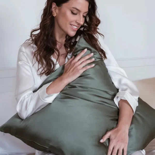 Taie d'Oreiller en Soie 65 x 65 cm Vert Sauge, Emily's Pillow