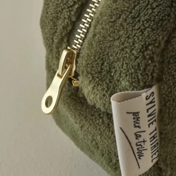 Trousse Polaire Kaki, Sylvie Thiriez